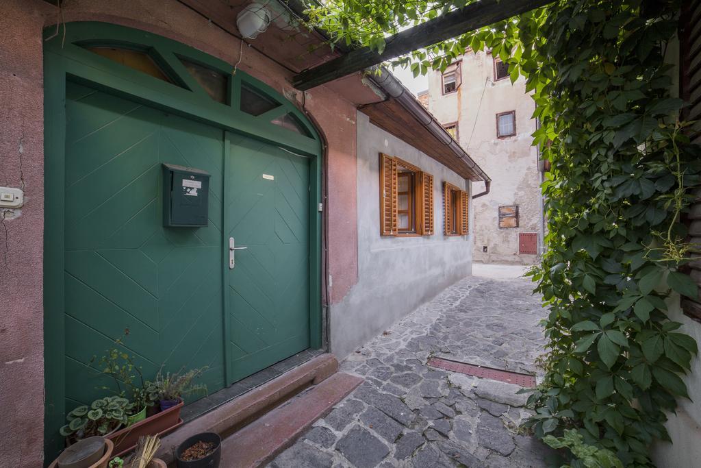ザグレブGornji Grad Apartmanアパートメント エクステリア 写真